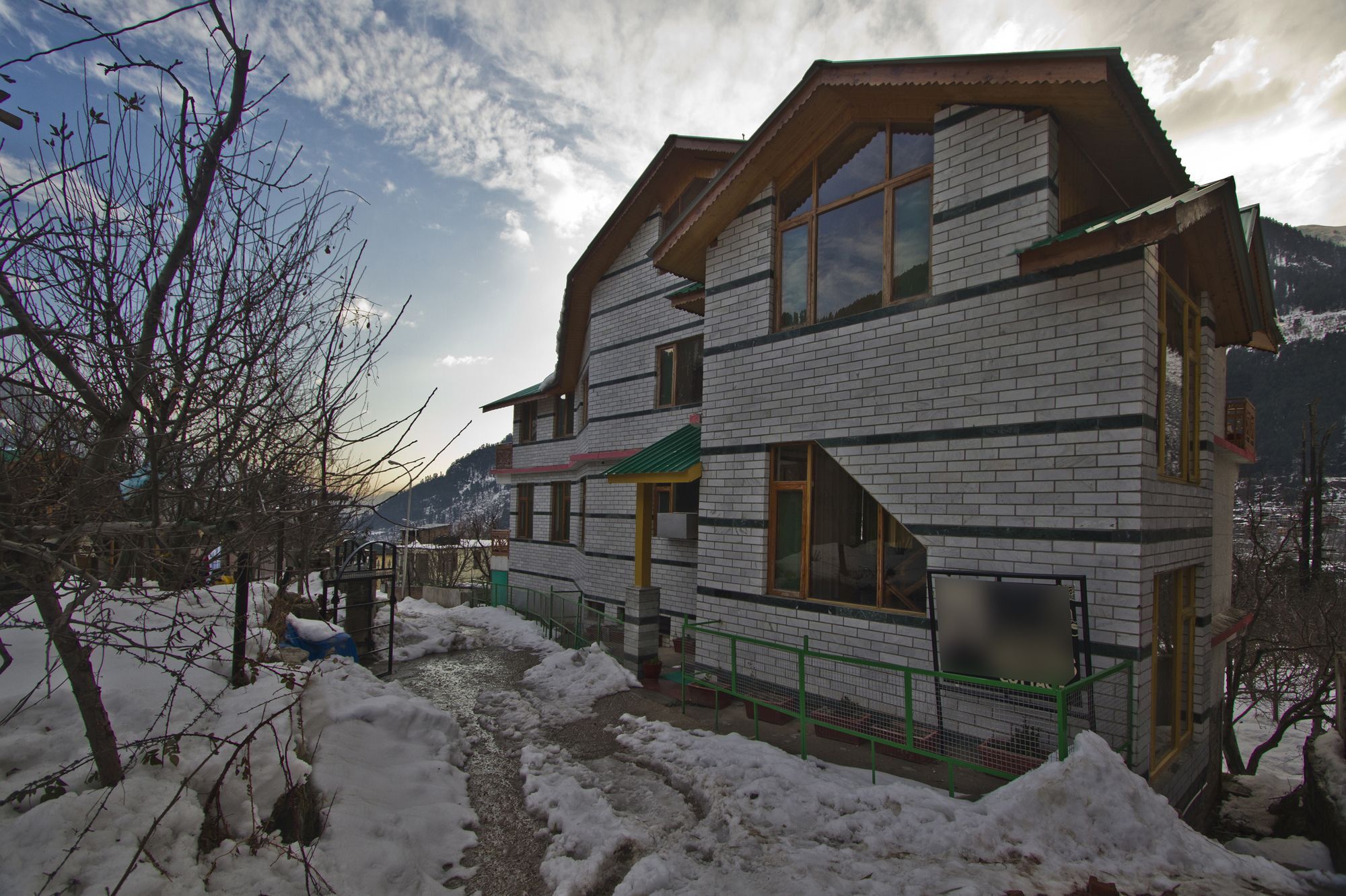 Hotel Mountain Face Manali  Bagian luar foto
