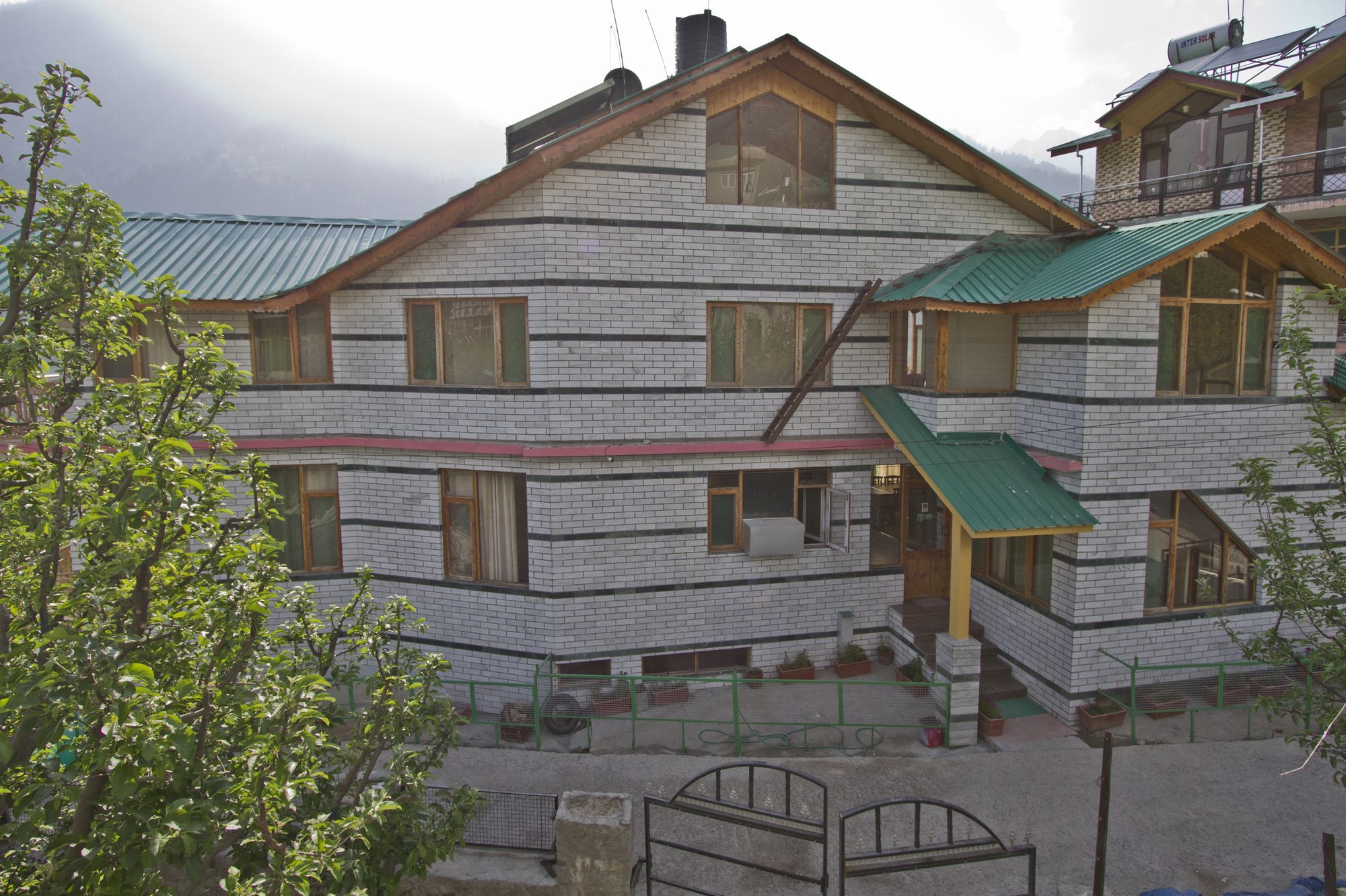 Hotel Mountain Face Manali  Bagian luar foto